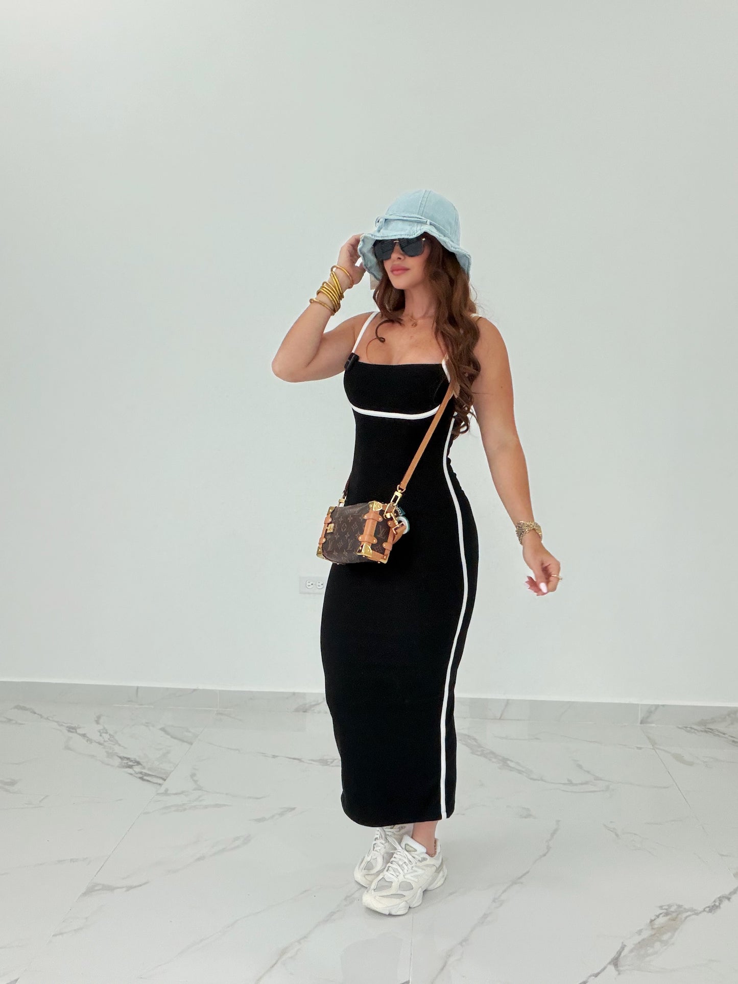 SEASON BLACK DRESS