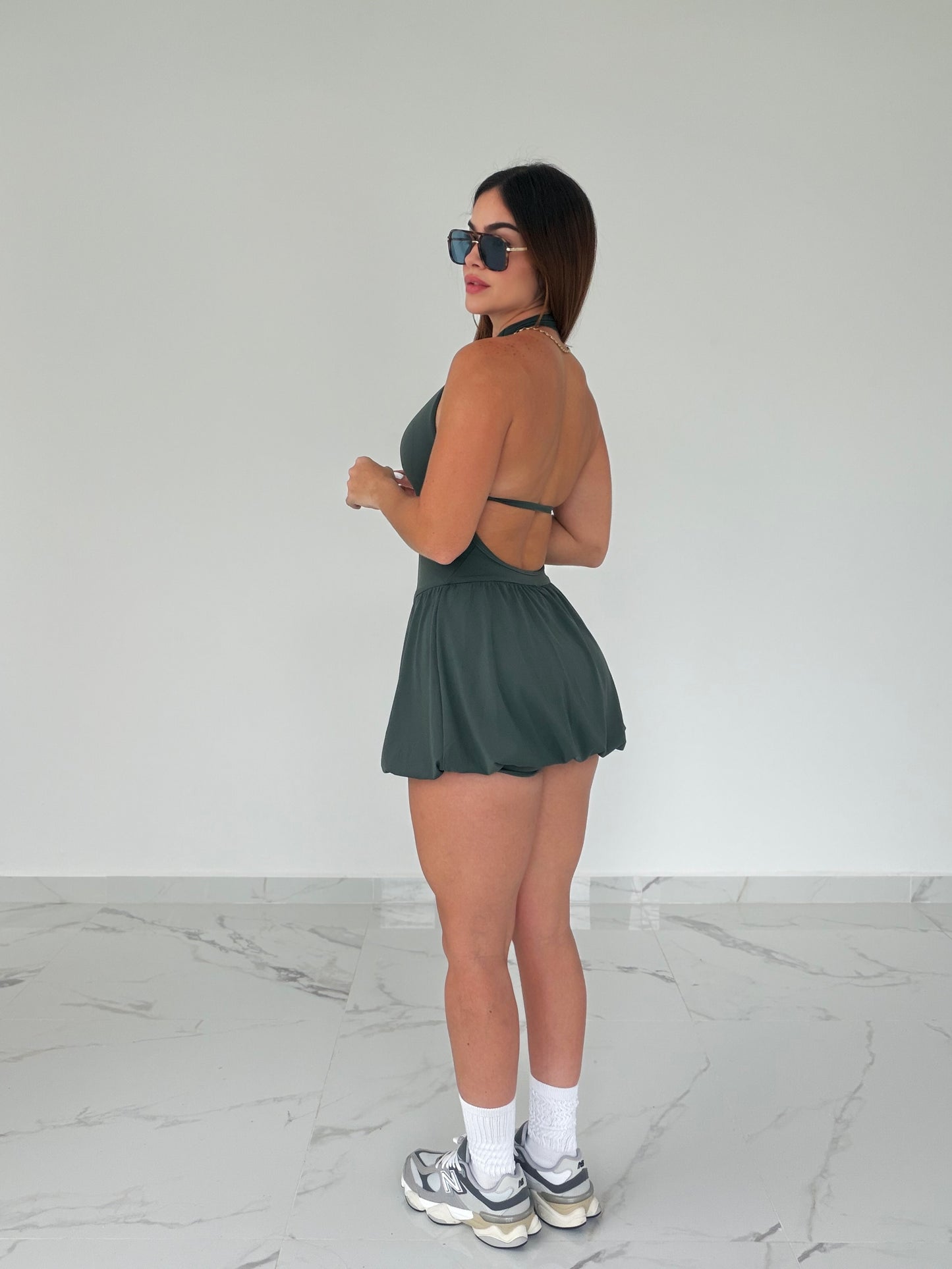FIT BALLOON OLIVE DRESS