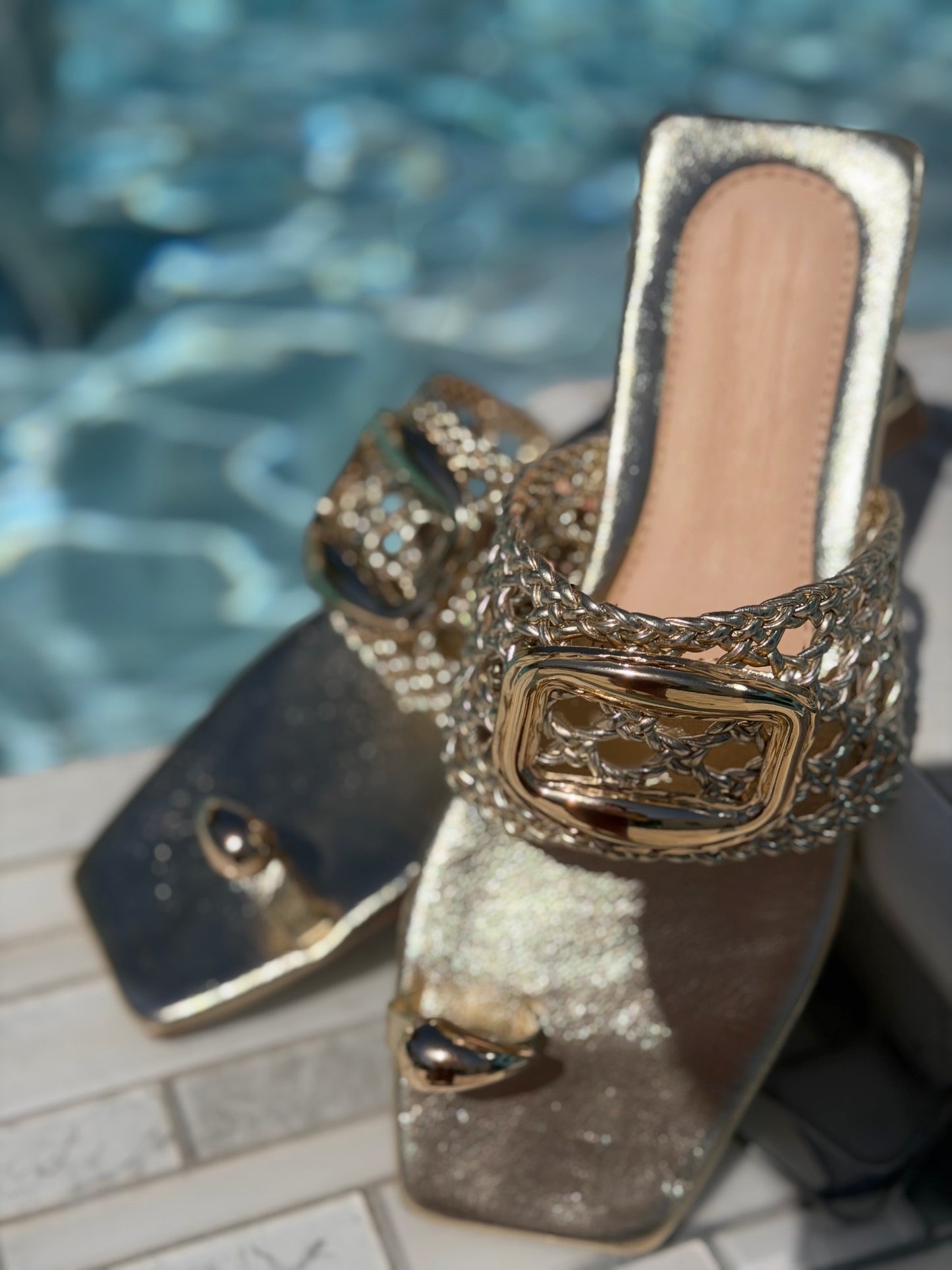 SALTY GOLD SANDALS