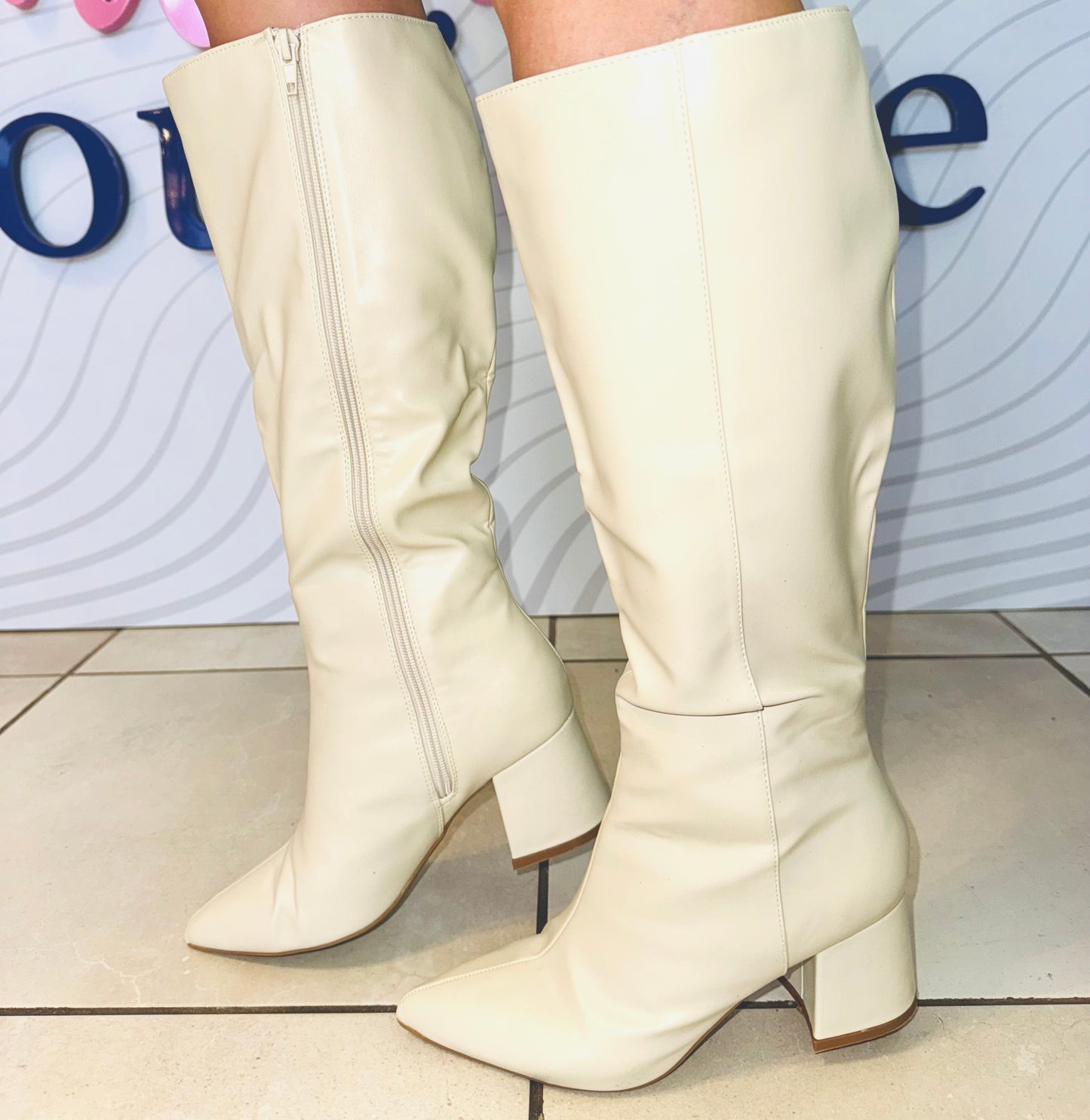 Nude BOOT