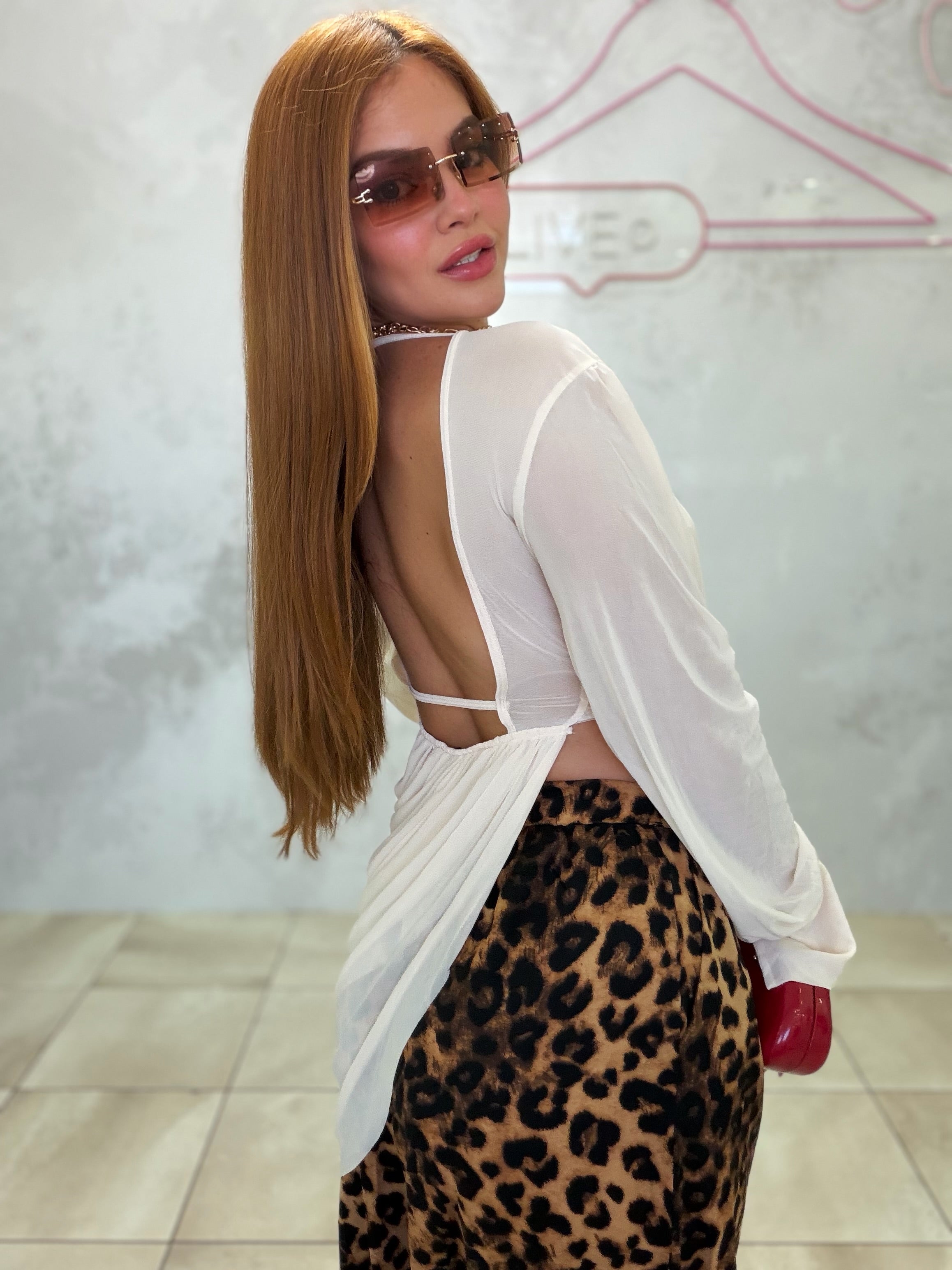 NINE IVORY TOP